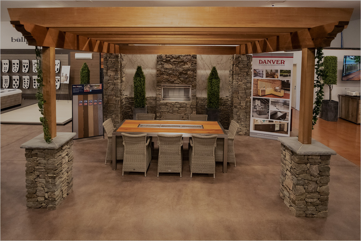 HOME Distinctively Outdoors